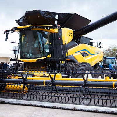 Cosechadora New Holland CR11 en la planta de New Holland en Cordoba