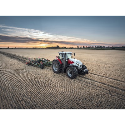 STEYR Traktoren Cervus CVT