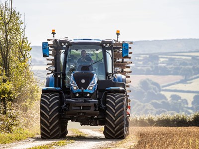 New Holland T7 Methane Power LNG