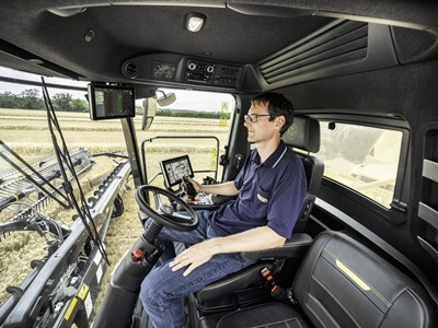 New Holland CR11