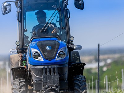 New Holland Comfort Ride on T4V