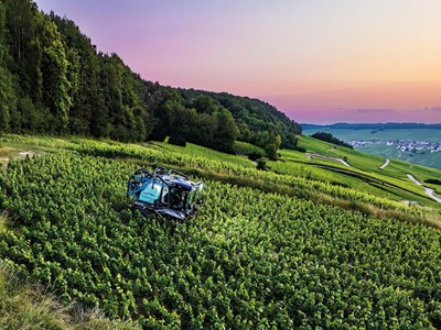 Straddle tractor TE6