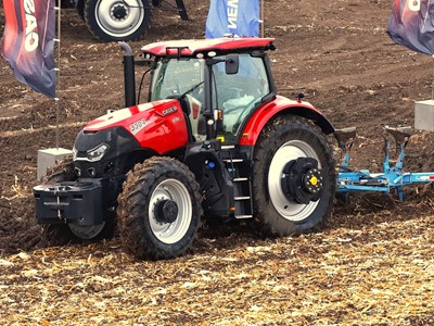 Case IH OPTUM 3304