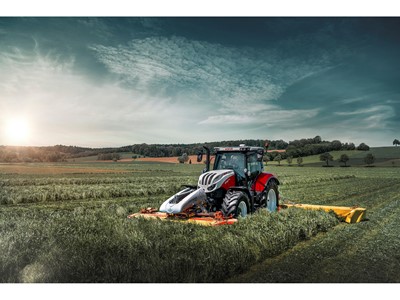 STEYR SHOWS SOLUTIONS FOR EVERY FARM AT AGRIBEX 2025