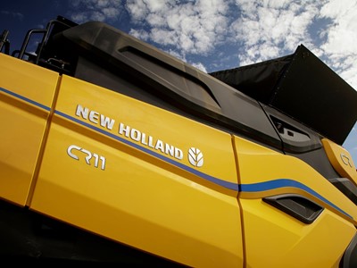 CR11 da New Holland a maior colheitadeira de duplo rotor do mundo