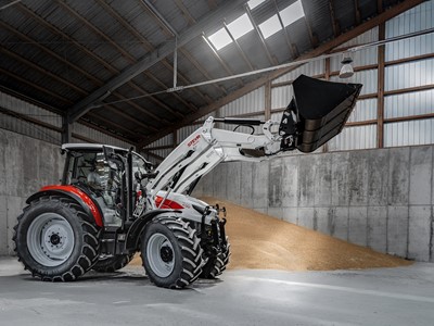 STEYR 4100 Plus S control powershuttle loader