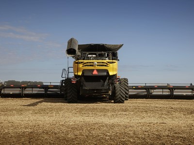 Automatizacion y alto rendimiento New Holland presenta la cosechadora CR11 en Argentina