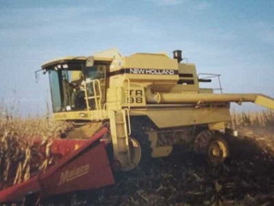 Con mas de 20 anos junto a New Holland la familia Vilas adquirio la cosechadora de doble rotor mas grande del mundo