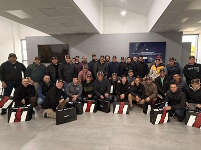 Clientes visitando la planta de Case IH en C rdoba