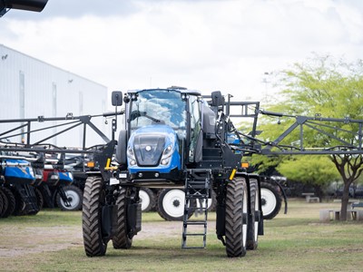 New Holland abrio las puertas de su fabrica para acercar todo su porfolio a sus clientes