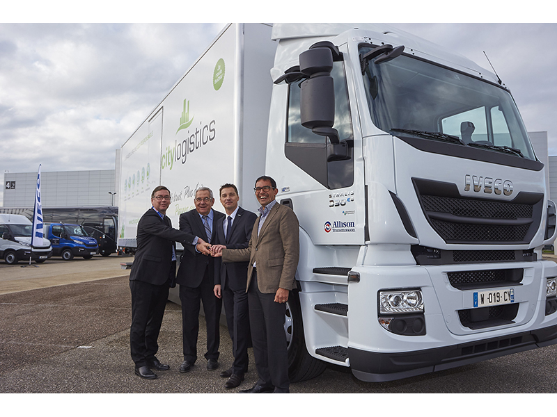 Representatives from Iveco & CityLogistics with Stralis Hi-Road Natural Power, 1000th natural gas vehicle sold in France Representatives from Iveco & CityLogistics with Stralis Hi-Road Natural Power, 1000th natural gas vehicle sold in France