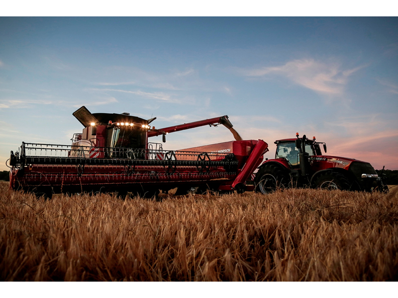 Case IH Axial-Flow™ 140 Series Case IH Axial-Flow™ 140 Series