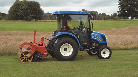 New Holland Boomer 3045