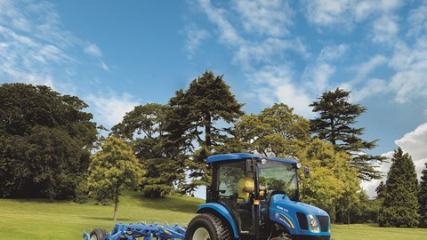 New Holland Boomer 3040 tractor
