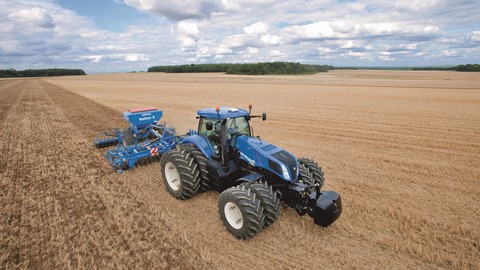 New Holland T8.360 Auto Command™ undertaking cultivation activities