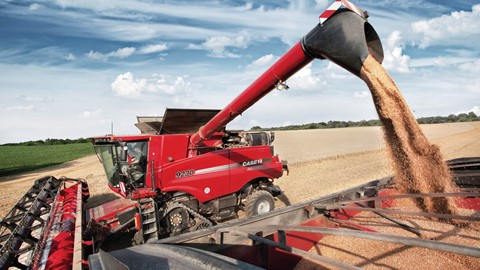 The Axial Flow 9230 unloading from the pivoting unloading spout
