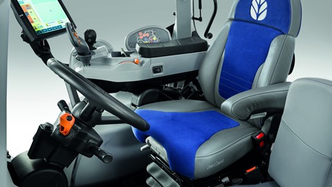 New Holland T7.270 Auto Command™ Horizon™ Cab