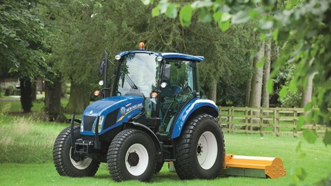 Upgraded T4.75 PowerStar™ mowing fitted with turf tyres
