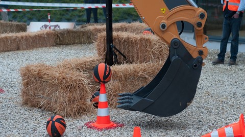 695ST backhoe loader at the “Big Thunder Backhoe” challenge