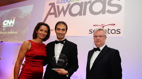 Supply Chain Global Award Environmental Awareness, Fabrizio Sanna accepts award on behalf of CNH Industrial