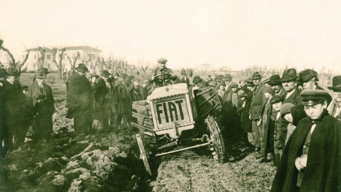 In 1918 Fiat developed their first tractor, the Fiat 700A