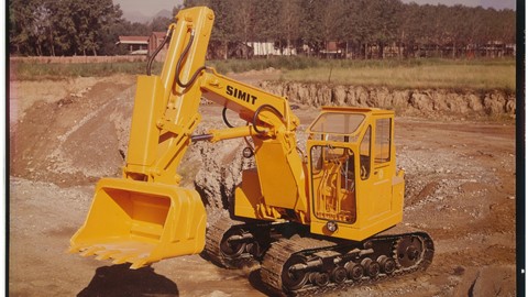 In 1947 Mario Bruneri produces the first hydraulic excavators and founds SIMIT, acquired by Fiat in 1970