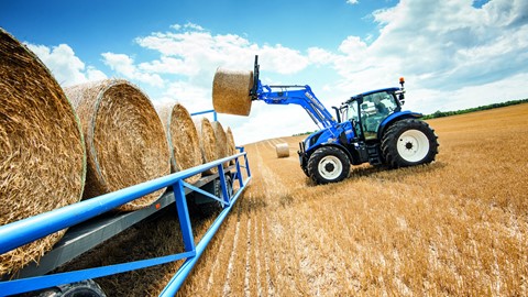 T6.155 Tier 4B moving bales