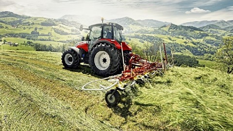 Steyr 4120 Multi Tractor tedding