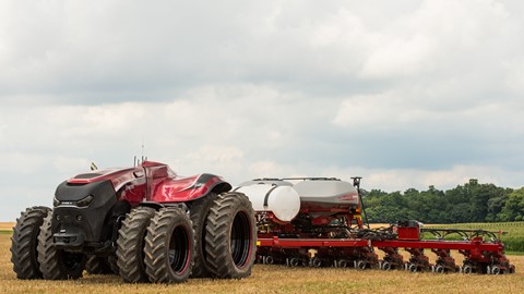 Case IH Magnum Autonomous Concept Tractor in the field with the Case IH Early Riser 2150 Planter