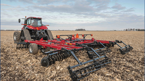 The Case IH True-Tandem™ 335 Barracuda vertical tillage tool