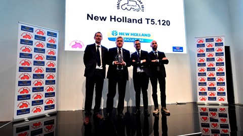 New Holland Agriculture accepts the Best Utility title for the T5.120 at the 2017 Tractor of the Year awards