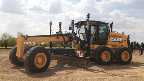 CASE 885B AWD with machine control