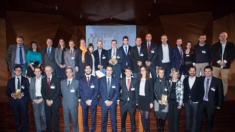 Iveco Madrid plant management team accepts Kaizen Institute Excellence Award
