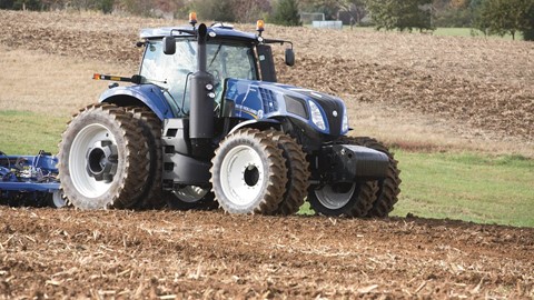 New Holland Introduces a New, Modern GENESIS™ Tractor