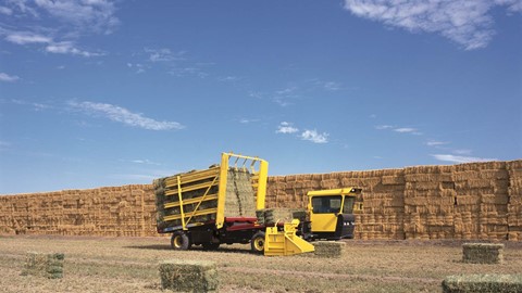 Stack Wagon CNH Newsroom : NORTH-AMERICA
