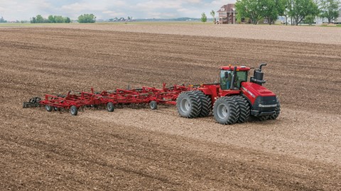 The Steiger 620 with the Tiger Mate 255