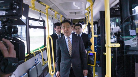 Mr. Bakhytzhan Sagintayev, Prime Minister of the Republic of Kazakhstan, in one of the IVECO BUS vehicles