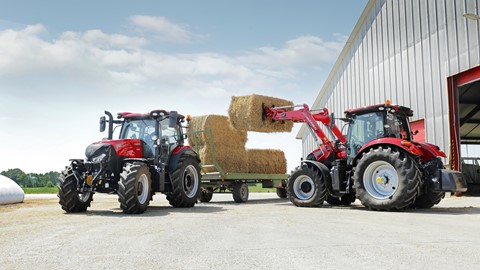 Case IH Maxxum loading bales