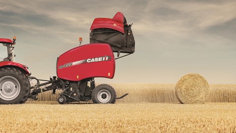 Case IH RB 455 producing bales