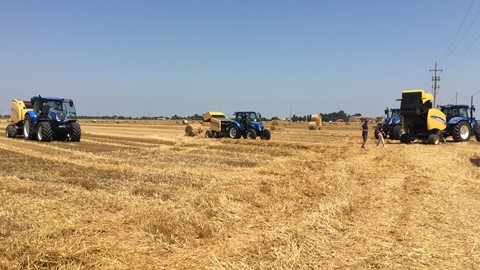 本次培训选择的产品包括纽荷兰T5及T7系列大马力拖拉、TC5.30联合收割机、CX及CR系列联合收割机、BB Plus大方捆打捆机及BR圆捆打捆机