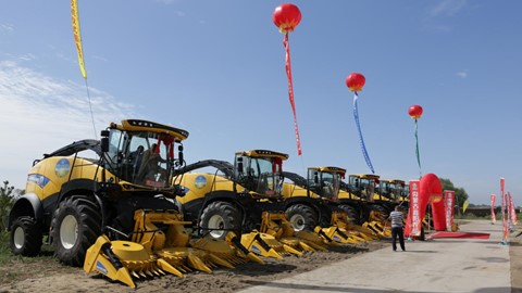 纽荷兰助力内蒙古绿色事业—FR系列青贮机交机仪式圆满成功