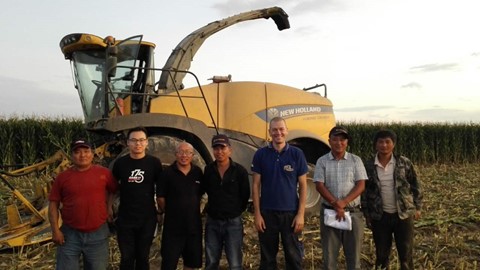 贴心服务，后顾无忧—纽荷兰国外专家来疆回访新老青贮机客户