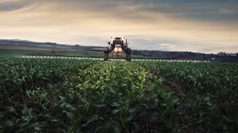 Case IH Patriot 250 Extreme Sprayer provides greater pray area