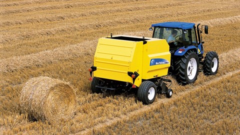 New Holland Agriculture BR6090 Round Baler
