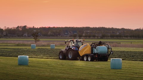 New Holland Agriculture RB125