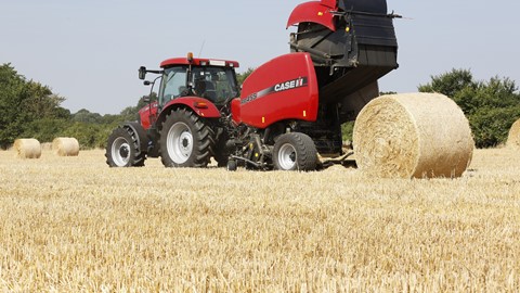 The RB455 variable chamber round baler