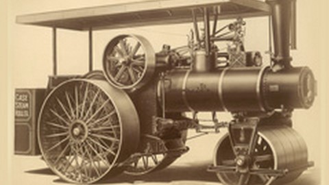 1912年，凯斯推出完整的公路工程产品线，包括平地机