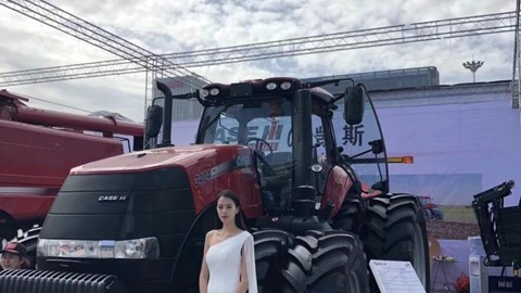 凯斯以同级最佳的强大新机型扩展了 Magnum 拖拉机系列