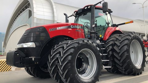 凯斯以同级最佳的强大新机型扩展了 Magnum 拖拉机系列