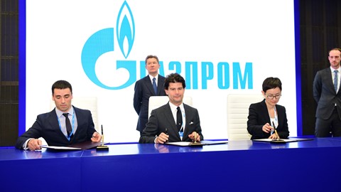 Agreement to develop LNG for commercial transport in Russia signed by IVECO, Gazprom and Automobile Company - Mostrans